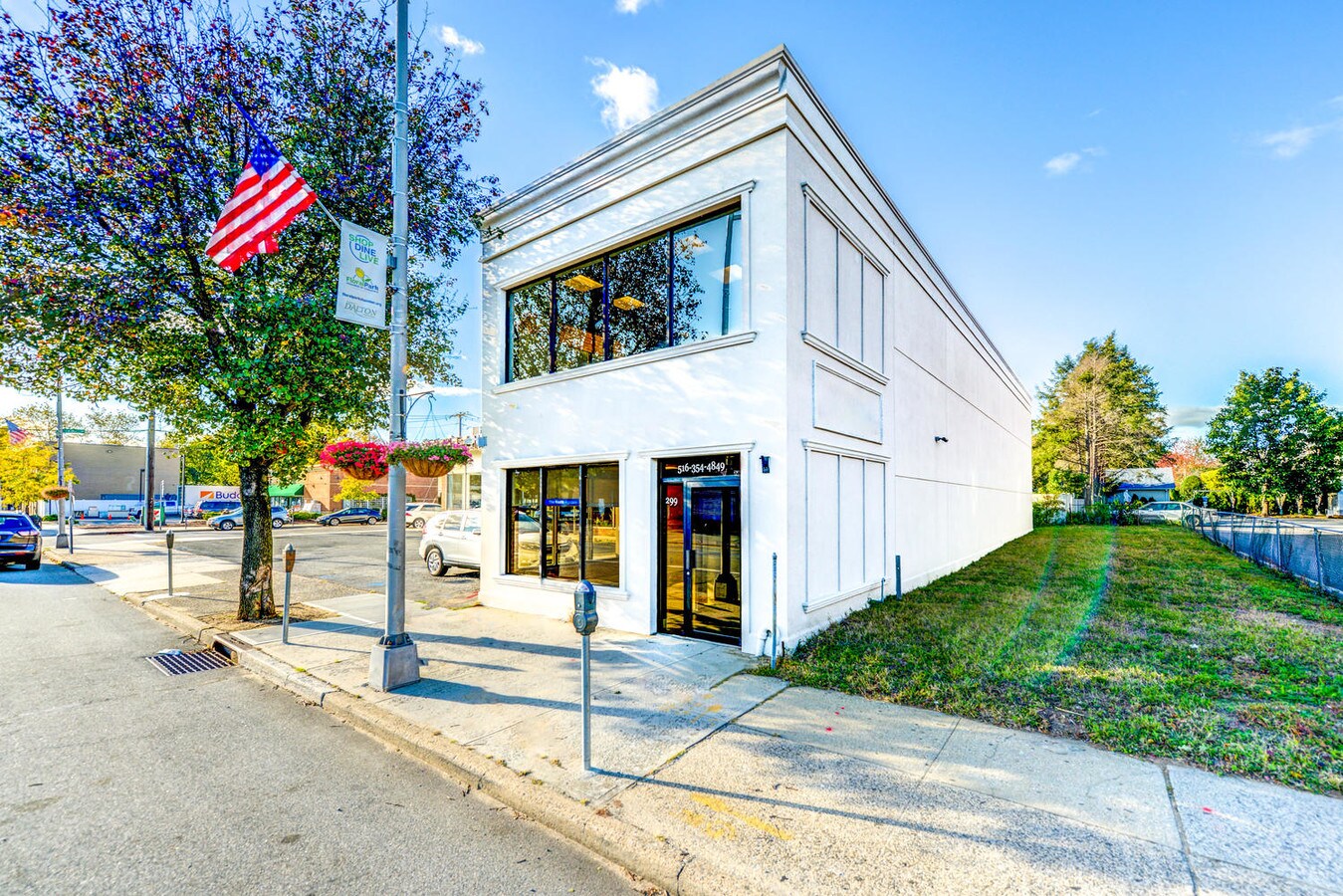 299 Jericho Tpke, Floral Park, NY 11001