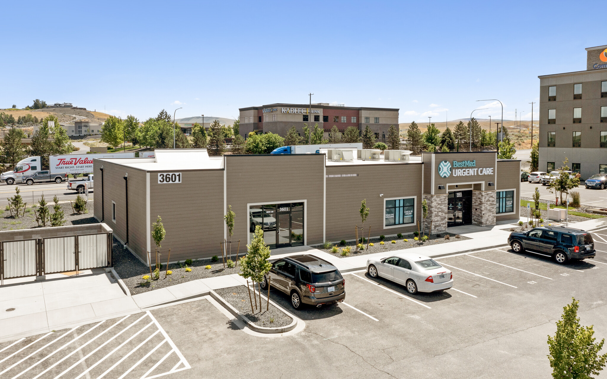 3601 Plaza Way, Kennewick, WA for lease Building Photo- Image 1 of 16