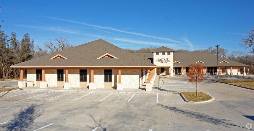 1429 Clear Lake Rd, Weatherford, TX for lease - Primary Photo - Image 1 of 15