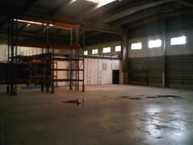 Industrial in Bondoufle for lease - Interior Photo - Image 3 of 6