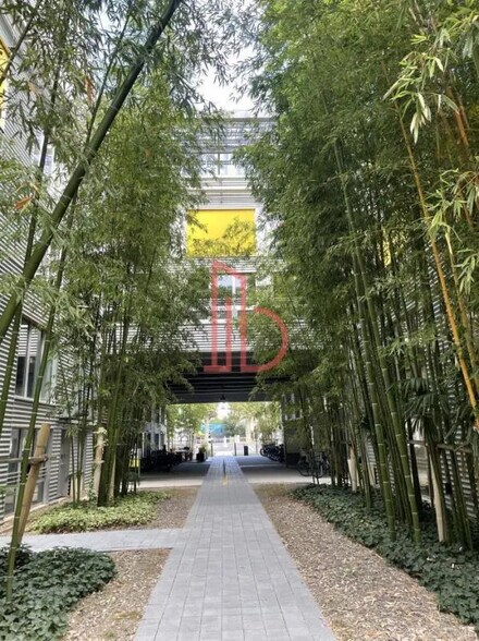 Office in Bègles for sale - Building Photo - Image 2 of 7