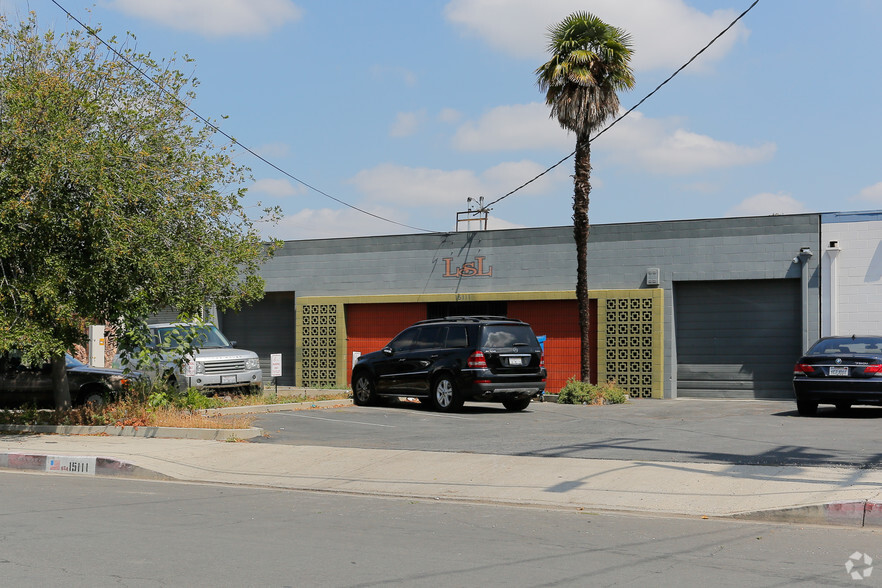 15111 Keswick St, Van Nuys, CA for sale - Building Photo - Image 2 of 2