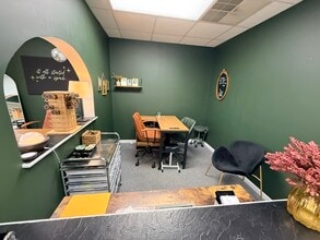 3880-3888 Dayton-Xenia Rd, Dayton, OH for lease Interior Photo- Image 2 of 4