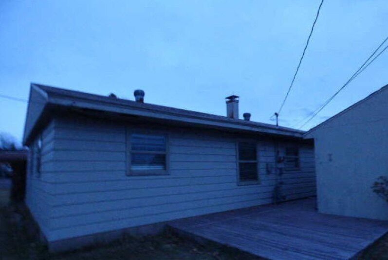 27 Field Rd, Silver Bay, MN 55614