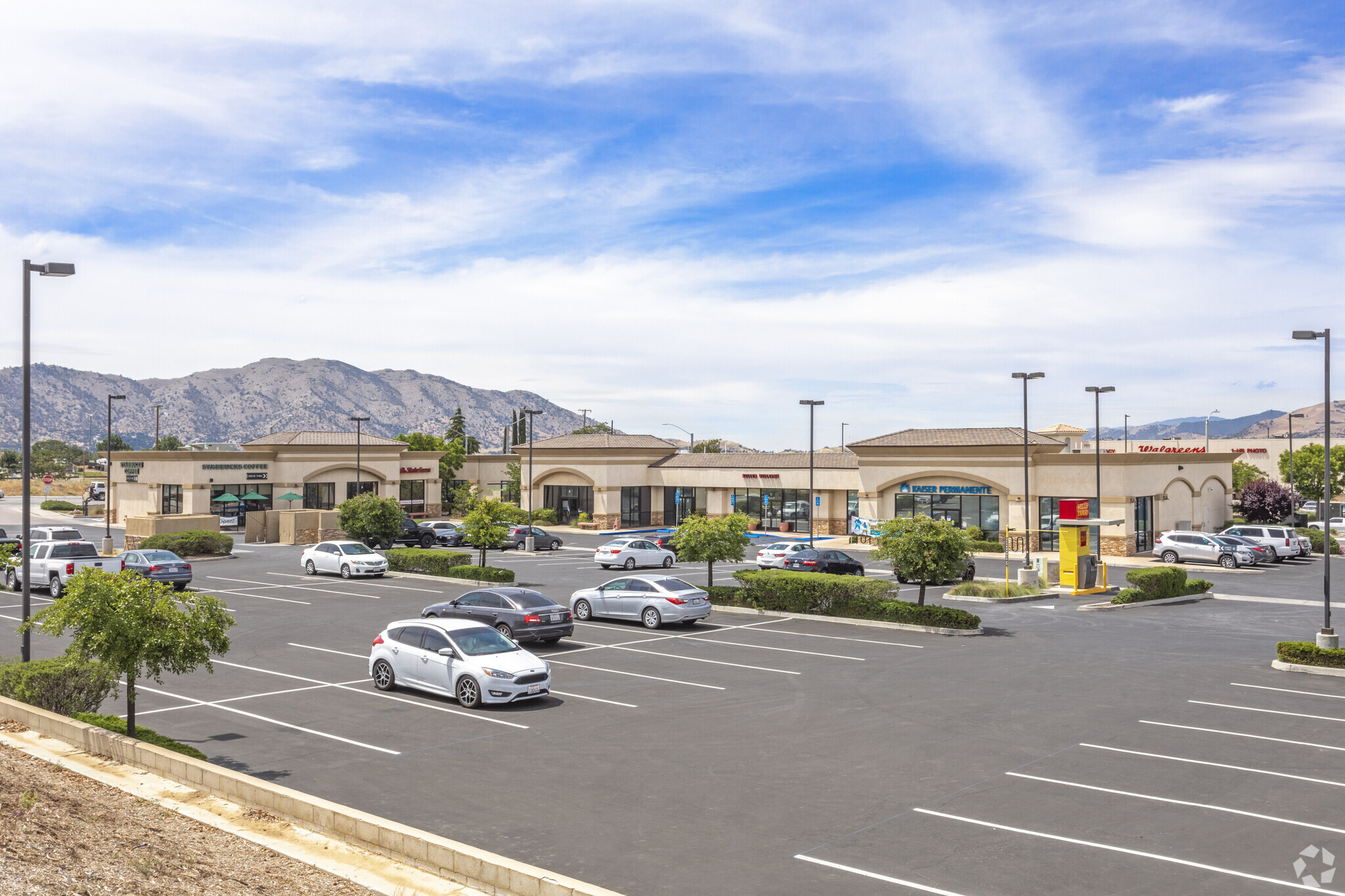 1100 W Tehachapi Blvd, Tehachapi, CA for lease Building Photo- Image 1 of 3