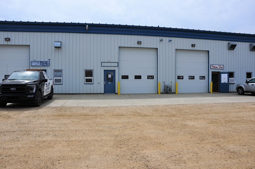 5512 45th St, Leduc, AB T9E 7B2