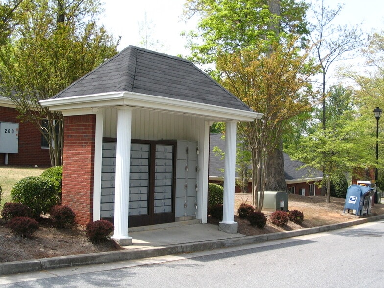 701-704 Bombay Ln, Roswell, GA for lease - Building Photo - Image 3 of 17