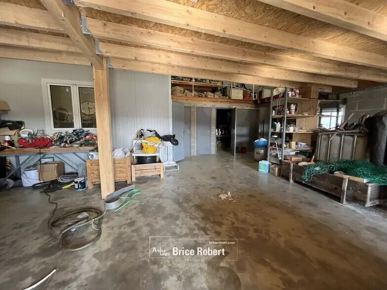 Office in Mornant for lease - Interior Photo - Image 3 of 5