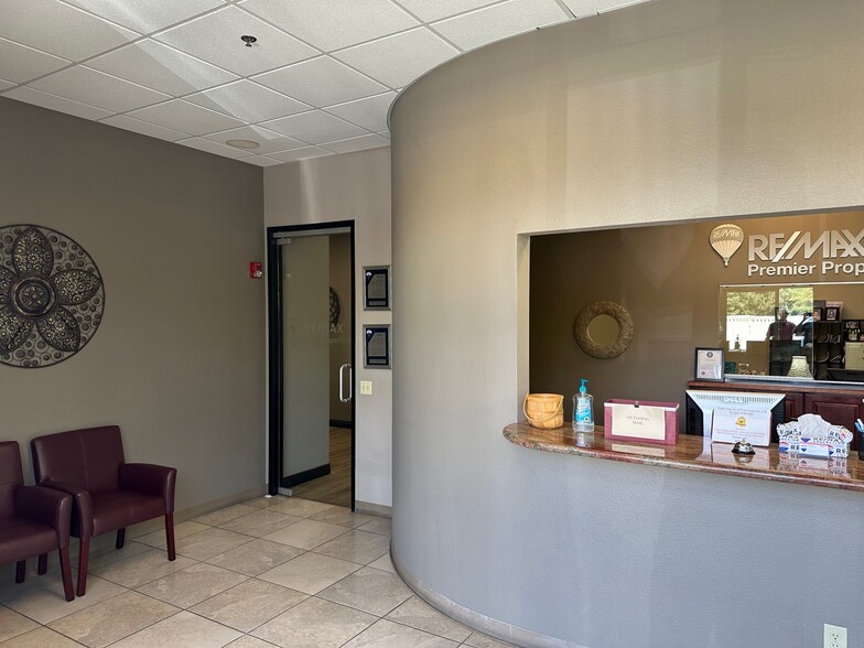 5476 Reno Corporate Dr, Reno, NV for lease - Interior Photo - Image 3 of 7