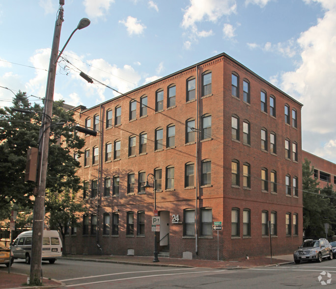 24 Thorndike St, Cambridge, MA for lease - Primary Photo - Image 1 of 7