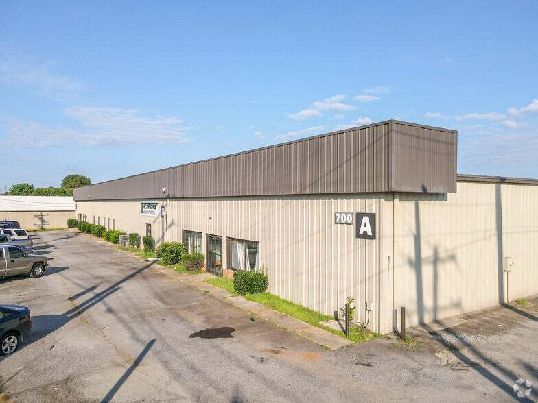 700 N Long St, Salisbury, NC for lease - Primary Photo - Image 1 of 13