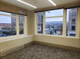 103 Palouse St, Wenatchee WA - Storefront Property