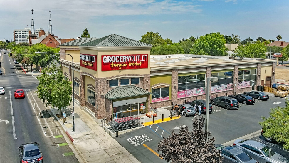 2820 Tulare St, Fresno, CA 93721