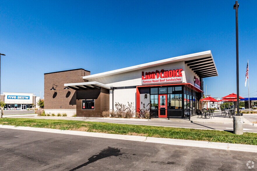 NW Chipman Rd, Lees Summit, MO 64086