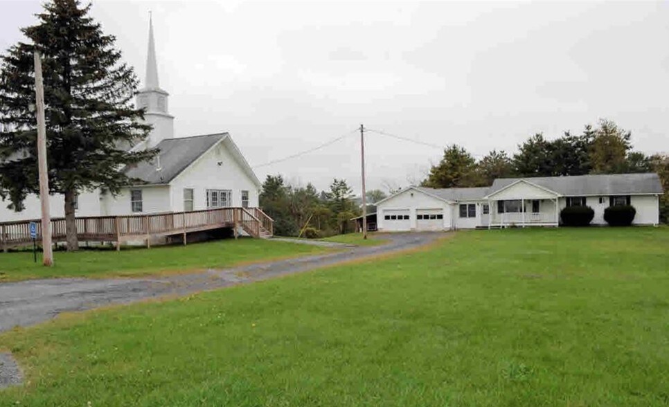 273-275 Green Barn Rd, Hudson Falls, NY for sale - Primary Photo - Image 1 of 1