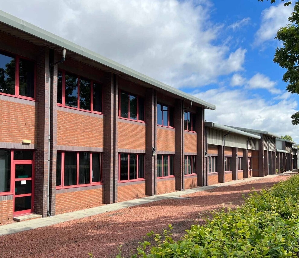 Earls Rd, Grangemouth for lease Building Photo- Image 1 of 4