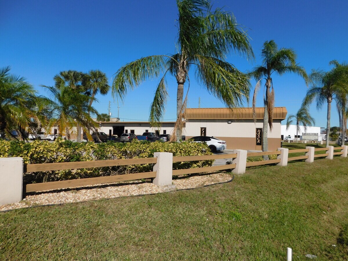 1270 Lake Washington Rd, Melbourne, FL 32935