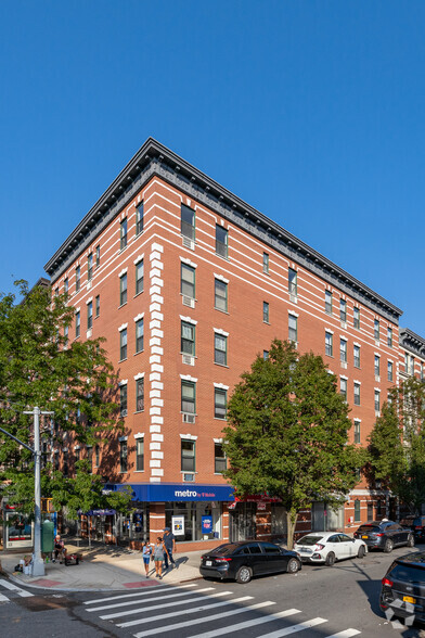 231 W 148th St, New York, NY for lease - Primary Photo - Image 1 of 6