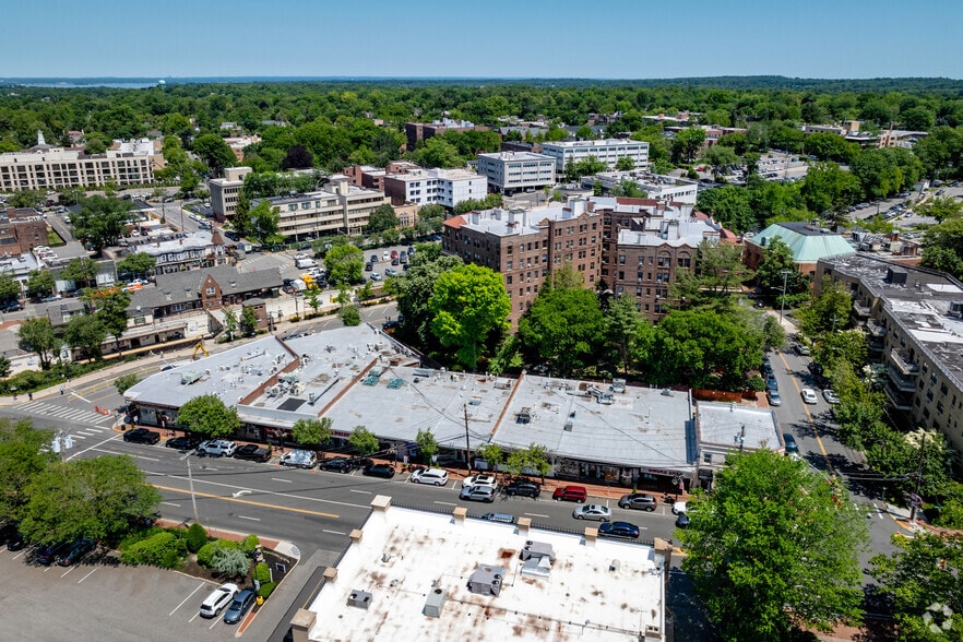 1-41 S Middle Neck Rd, Great Neck, NY for lease - Building Photo - Image 2 of 5