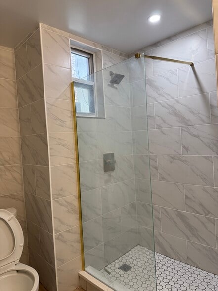 245 S 1st St, Brooklyn, NY for sale - Building Photo - Image 2 of 12