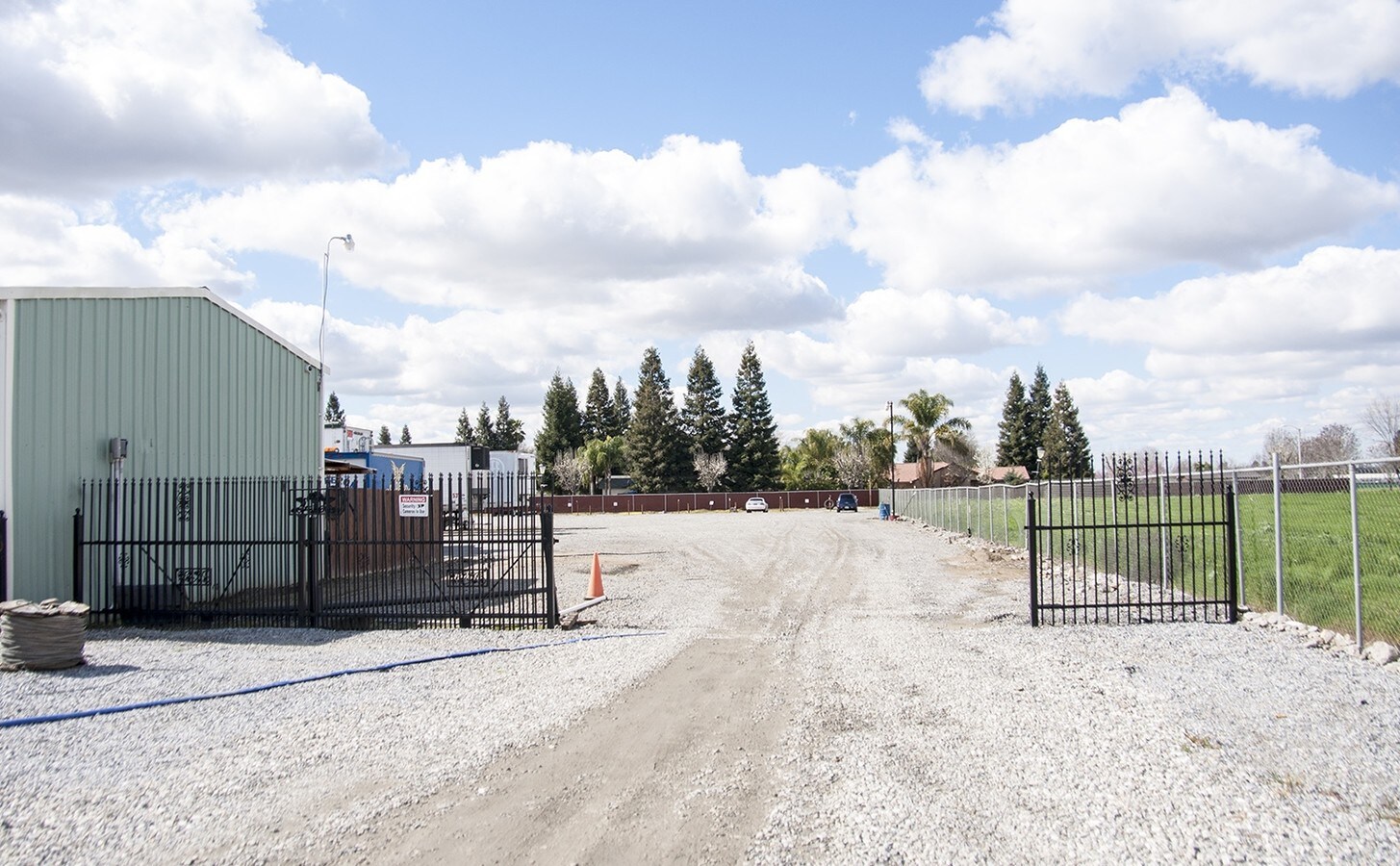 2073 N Farmersville Blvd, Farmersville, CA 93223