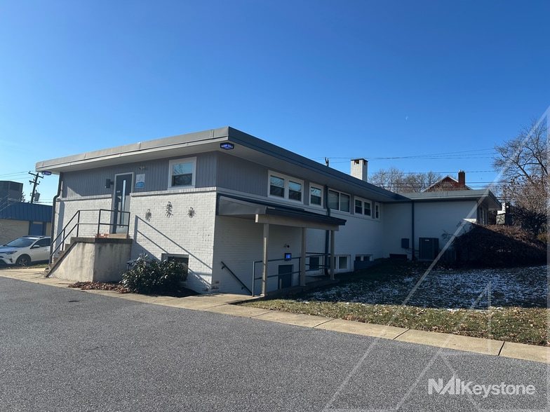 3301 Schoolhouse Ln, Harrisburg, PA for lease - Building Photo - Image 2 of 19