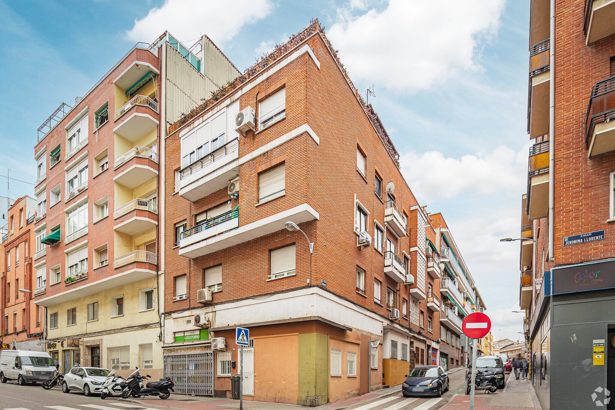 Calle de Oudrid, 10, Madrid, Madrid for sale Primary Photo- Image 1 of 1