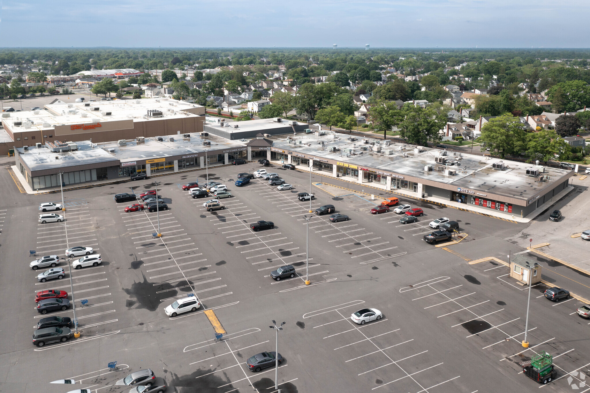 2000 Hempstead Tpke, East Meadow, NY for lease Building Photo- Image 1 of 14