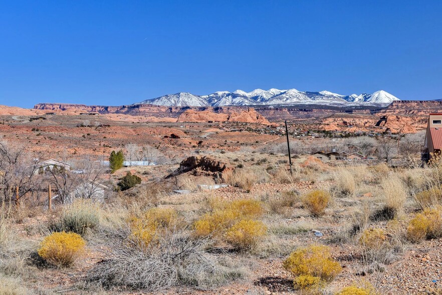 1801 Skyline Dr, Moab, UT for sale - Building Photo - Image 2 of 12