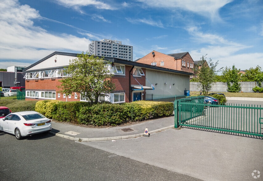 Shawcross St, Stockport for lease - Building Photo - Image 3 of 6