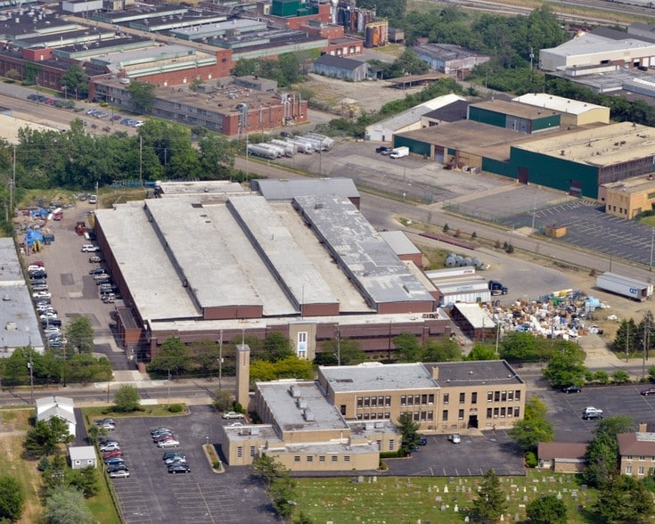 1111 E 200th St, Euclid, OH for sale - Building Photo - Image 1 of 1