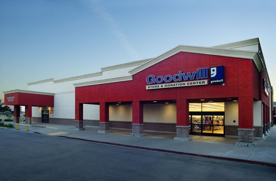 526 W Foothill Blvd, Glendora, CA for sale - Building Photo - Image 2 of 12