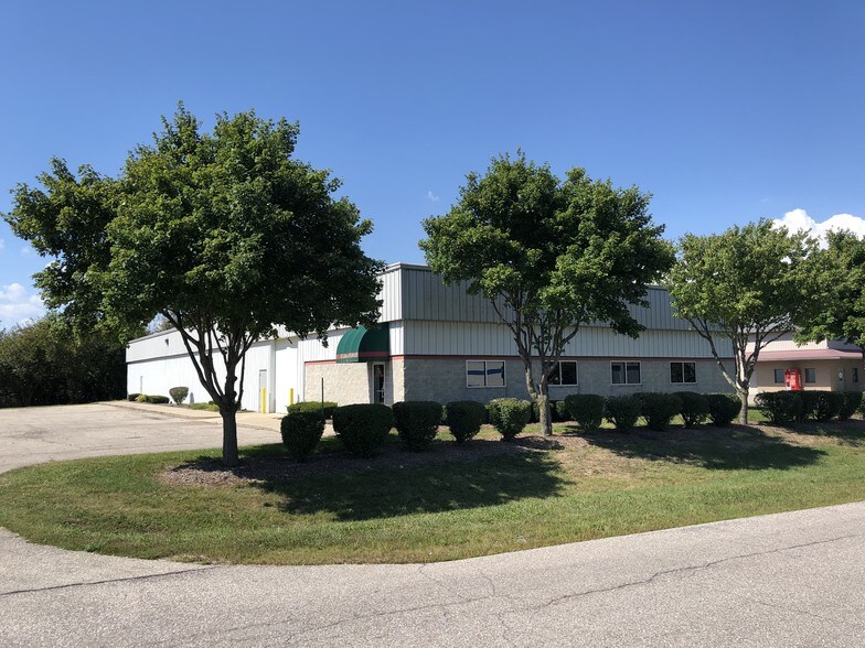 4810 Progress Dr, Columbus, IN 47201