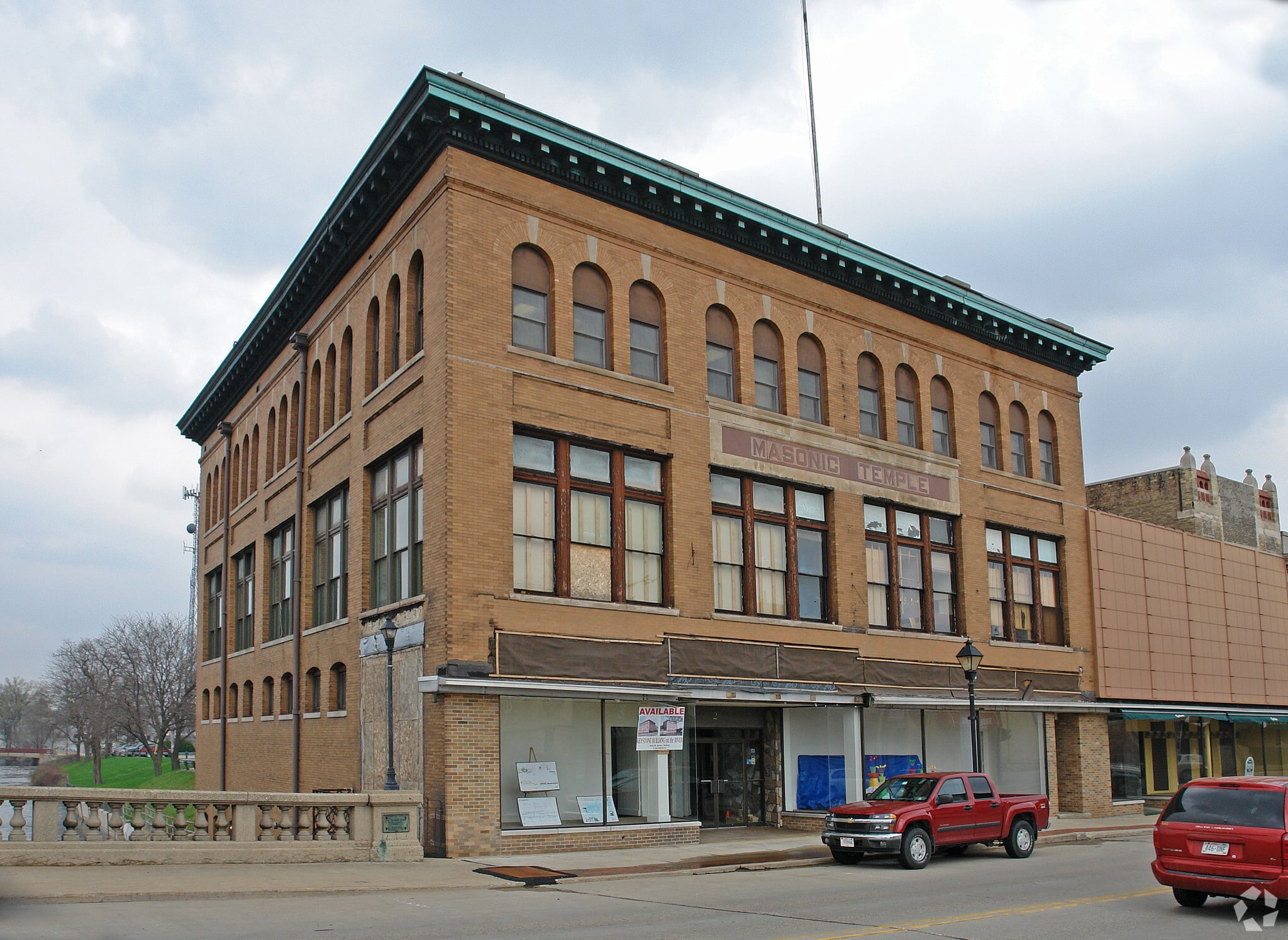 2-4 E Main St, Watertown, WI for lease Building Photo- Image 1 of 8