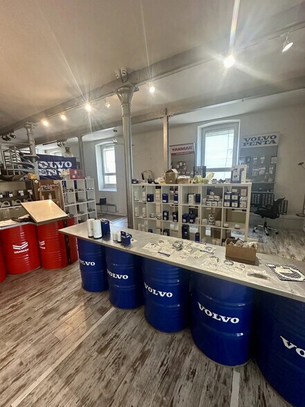 85 Avenue De La Pointe Rouge, Marseille for lease - Interior Photo - Image 3 of 11