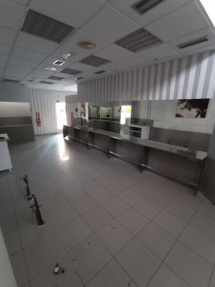 Retail in Cáceres for sale - Building Photo - Image 3 of 12