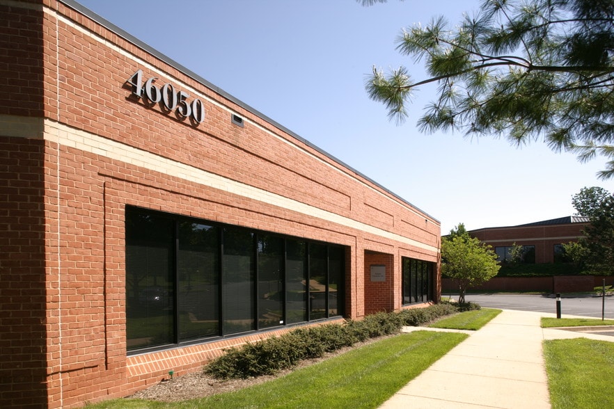 46050 Manekin Plz, Dulles, VA for lease - Building Photo - Image 1 of 5