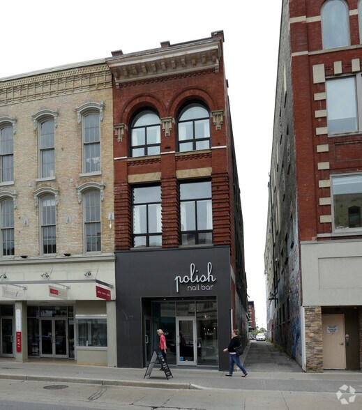 201 Dundas St, London, ON for lease - Primary Photo - Image 1 of 2