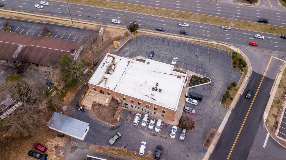 490 Westfield Rd, Charlottesville, VA 22901