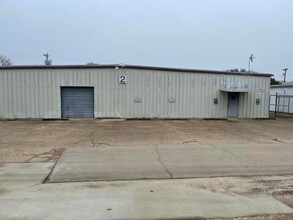 2215 Sebesta Rd, College Station, TX for lease Building Photo- Image 1 of 2