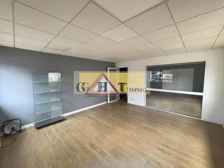 Office in Épinay-sous-Sénart for lease - Interior Photo - Image 3 of 34