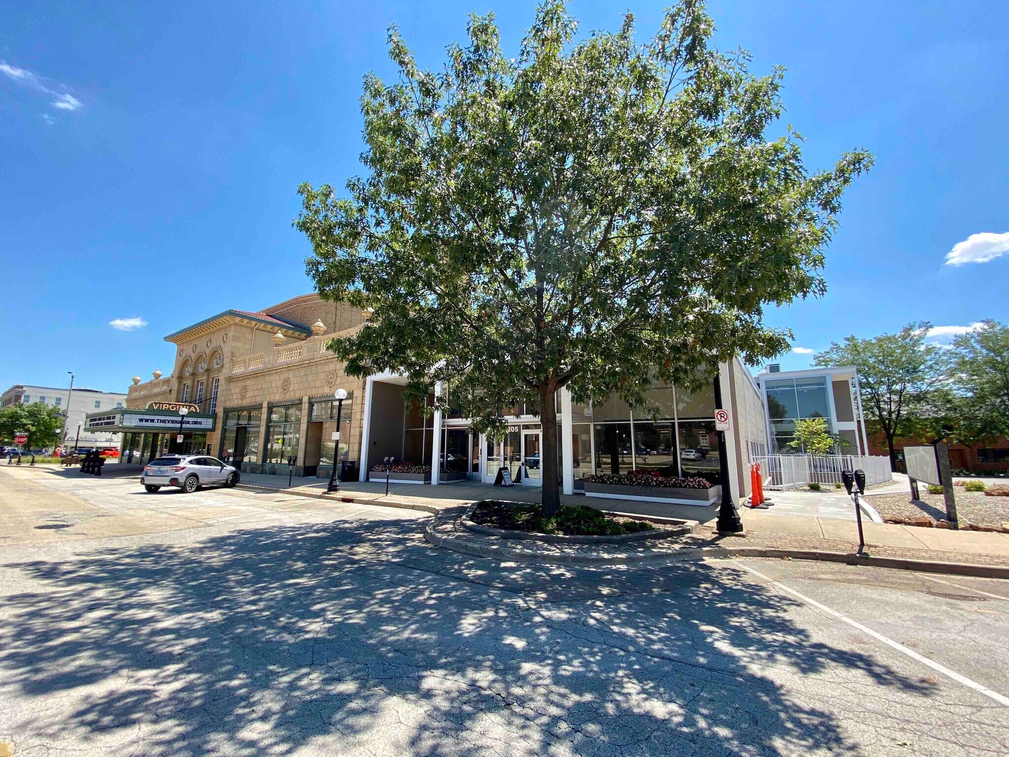 205 W Park Ave, Champaign, IL for sale Primary Photo- Image 1 of 1