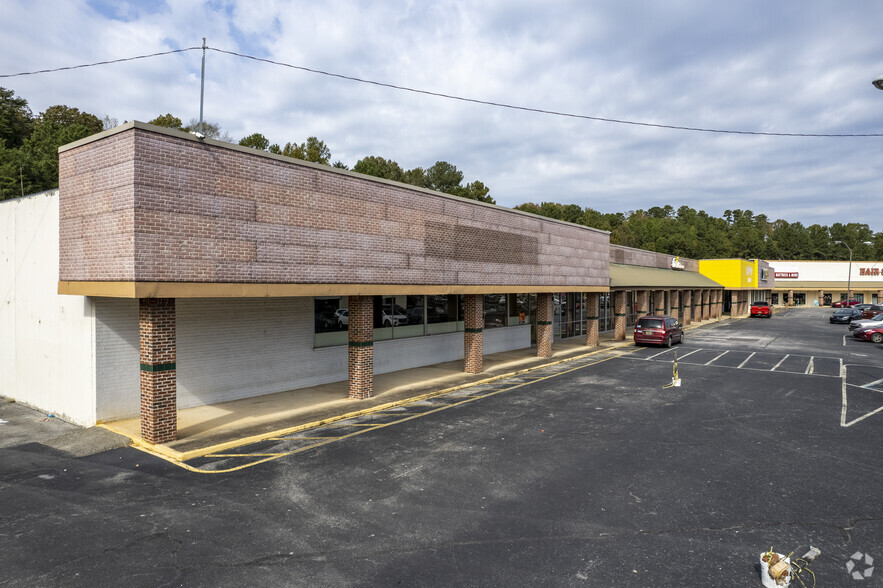 500-560 West Town Plz, Bessemer, AL for lease - Building Photo - Image 3 of 10