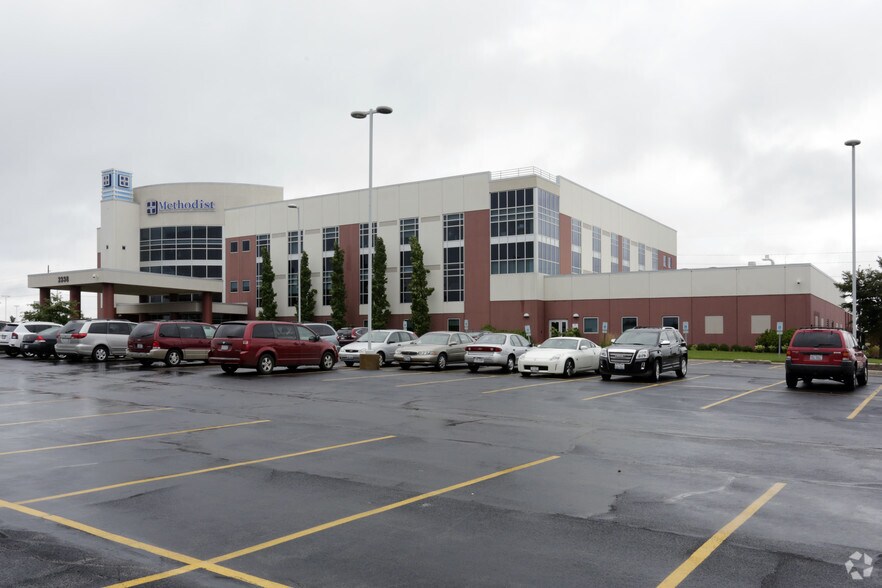 2338 Van Winkle Way, Peoria, IL for sale - Primary Photo - Image 1 of 1