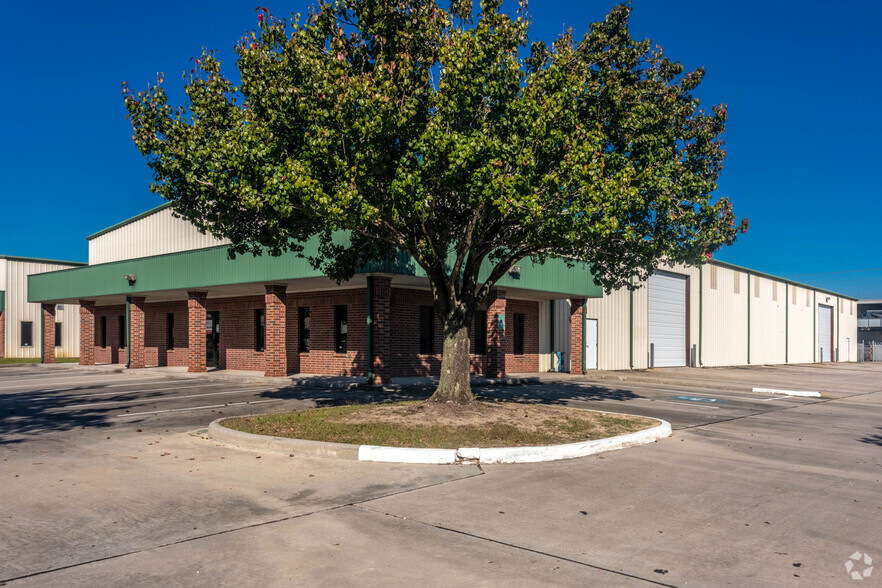 4525-4555 Brittmoore Rd, Houston, TX for lease - Building Photo - Image 1 of 15