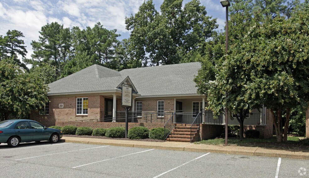 291 McLaws Cir, Williamsburg, VA for sale - Primary Photo - Image 1 of 9