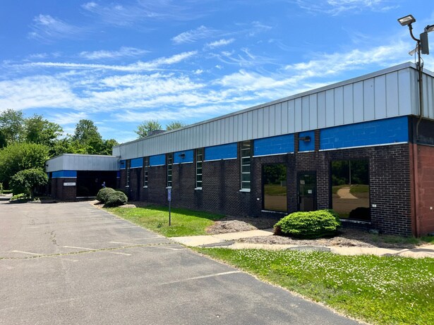 169 Kennedy Rd, Windsor, CT for sale - Building Photo - Image 2 of 8