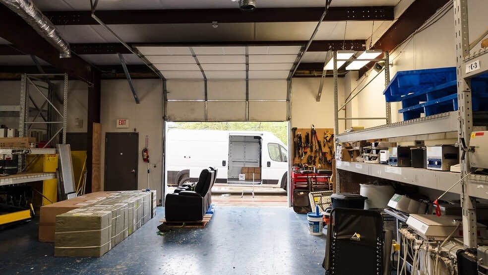 2001 Windy Ter, Cedar Park, TX for sale - Interior Photo - Image 3 of 49