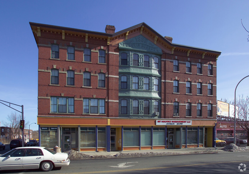 338-346 Main St, Holyoke, MA for lease - Building Photo - Image 2 of 10