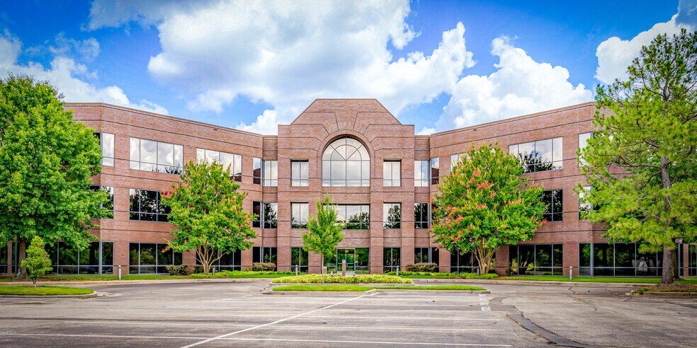 8275 Tournament Dr, Memphis, TN for lease - Building Photo - Image 2 of 21